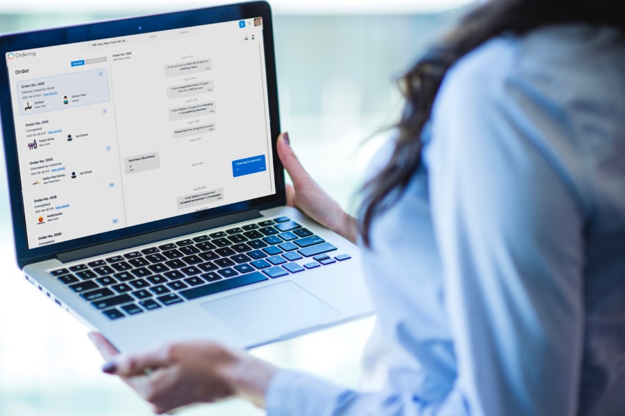 Order message thread listing automated status updates and chat messages between the business and the customer, next to a list of recent orders